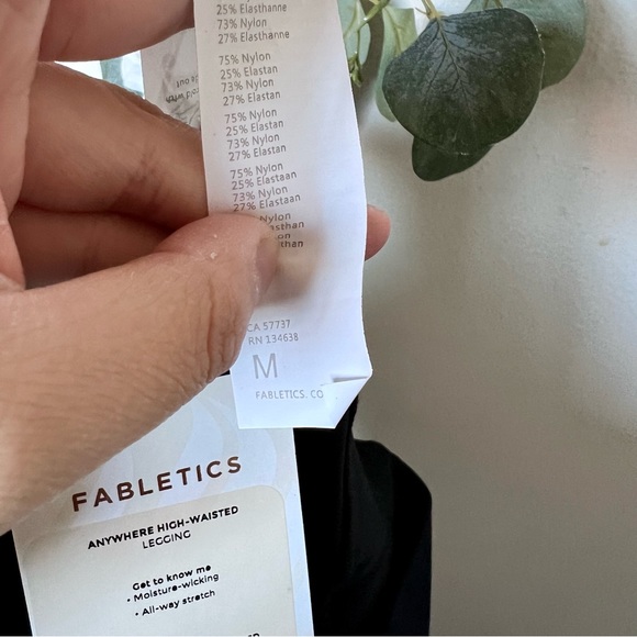 NWT Fabletics Leggings - Picture 9 of 10